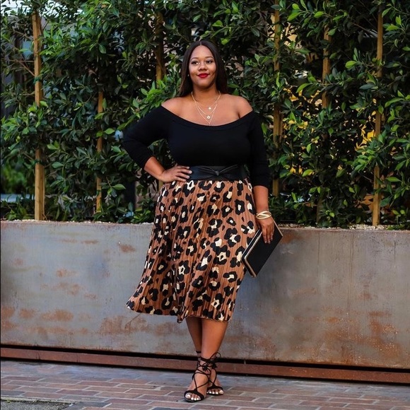 WARM NEUTRALS PLUS SIZE MYSTERY BOX 5 PIECES - Picture 14 of 17